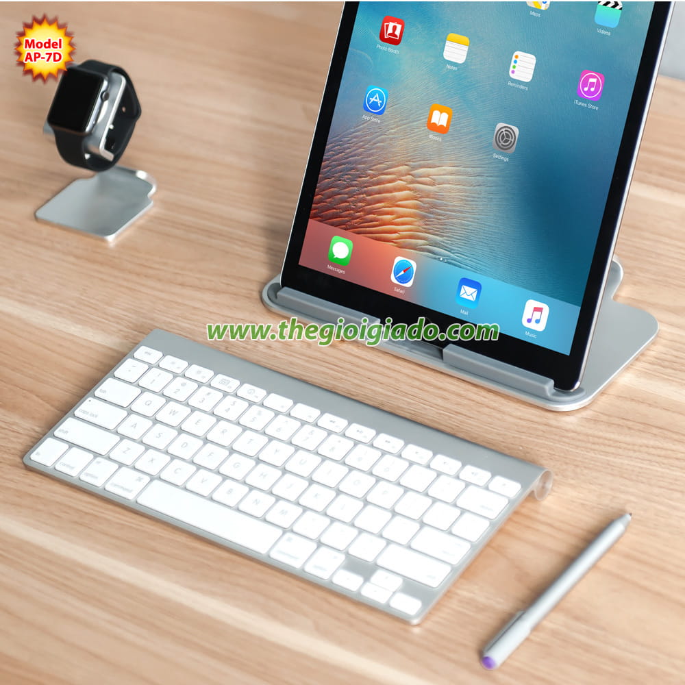 giá đỡ Ipad trên bàn làm việc