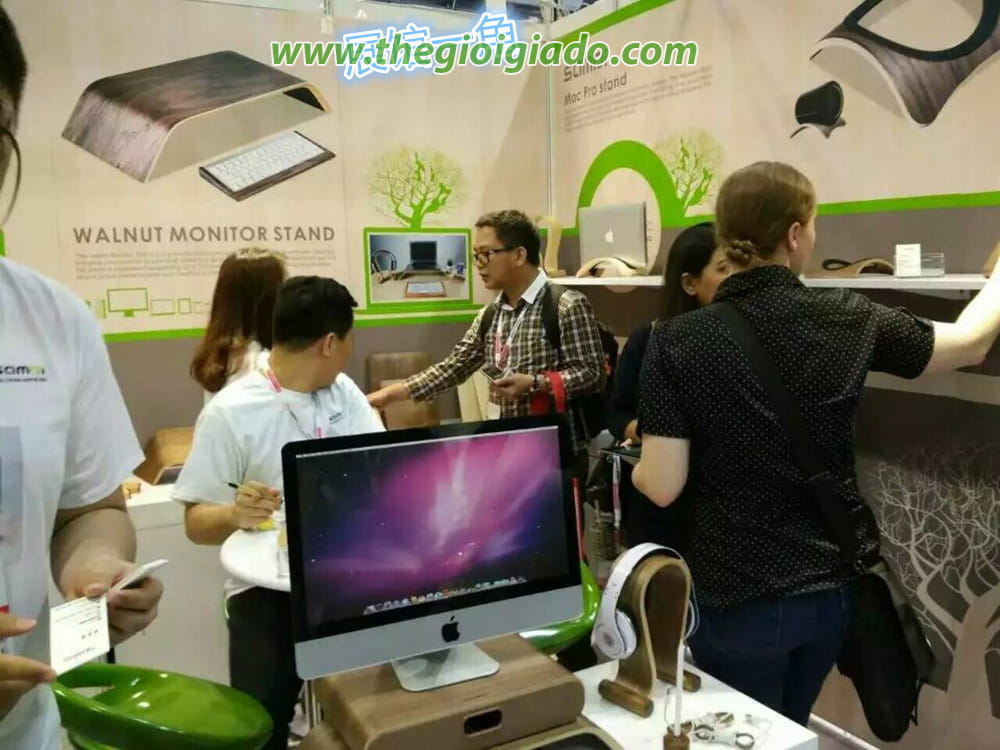 Giá đỡ iPad để bàn chất liệu gỗ SAM-15